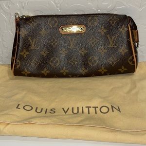 Authentic used Louis Vuitton monogram pochette